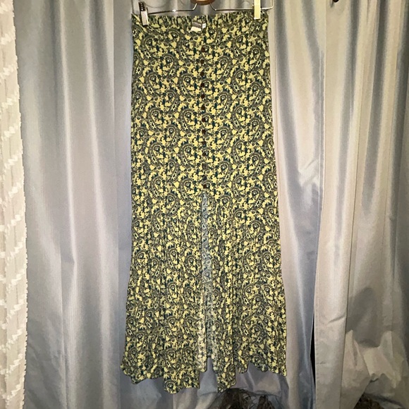 Earthbound Trading Co Maxi Skirt Women’s M Green Boho Button Front 132 - Picture 2 of 6